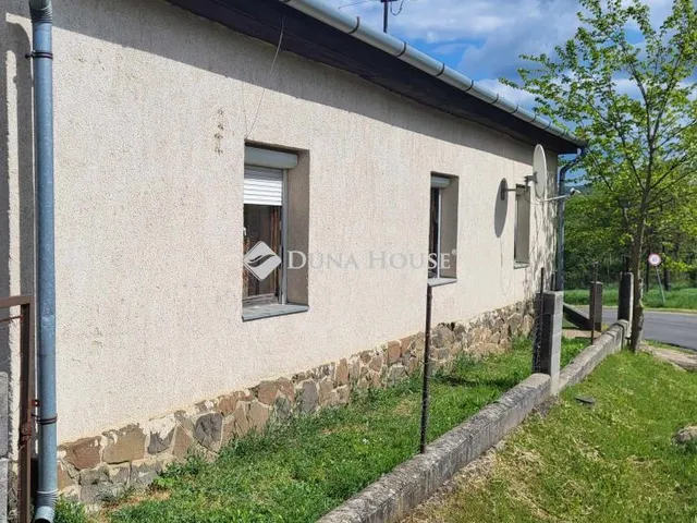 Eladó ház Becske 135 nm