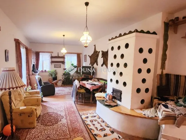 Eladó ház Budajenő 260 nm