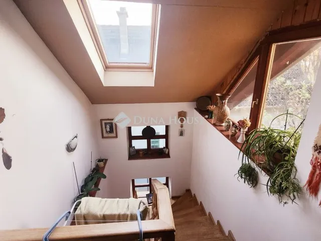 Eladó ház Budajenő 260 nm