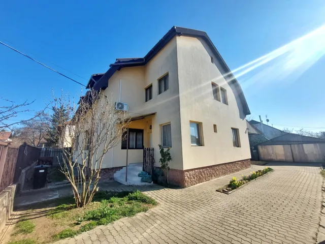 Eladó ház Fót 250 nm