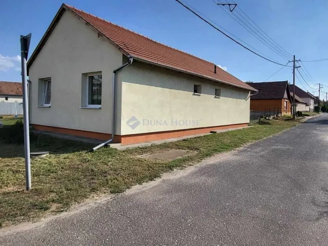 Eladó ház Jászfényszaru 150 nm