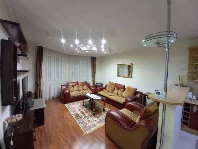 Eladó lakás Szolnok 98 nm