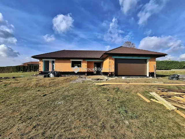 Eladó ház Szada 160 nm