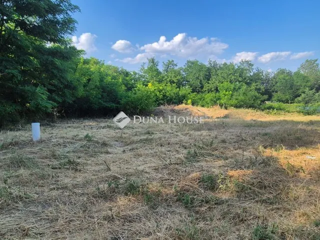 Eladó telek Mogyoród 900 nm