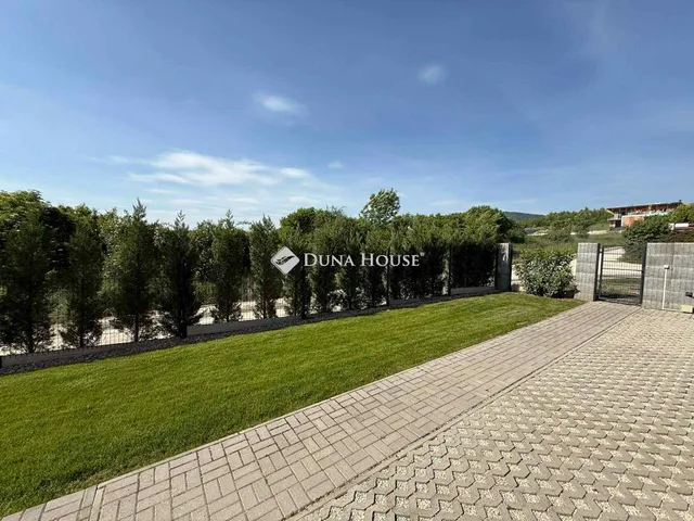 Eladó ház Vác, Altány út 117 nm