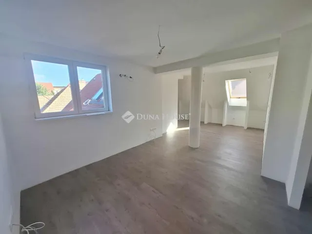 Eladó lakás Fót 61 nm