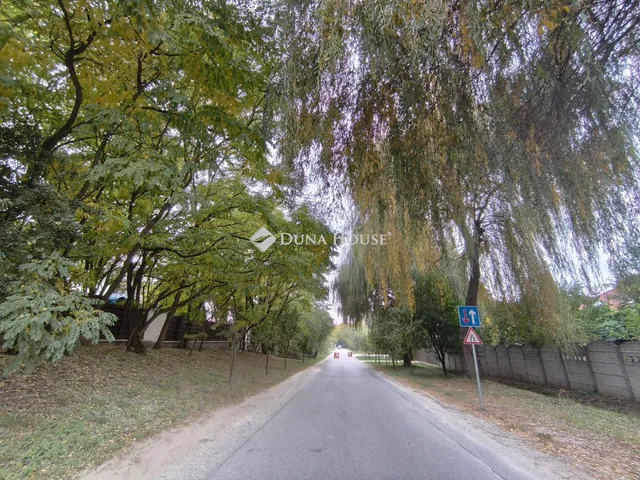 Eladó telek Szada, Fenyő utca 1874 nm