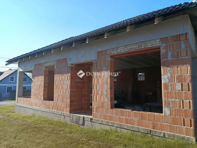 Eladó ház Csörög, Homokbánya utca 86 nm