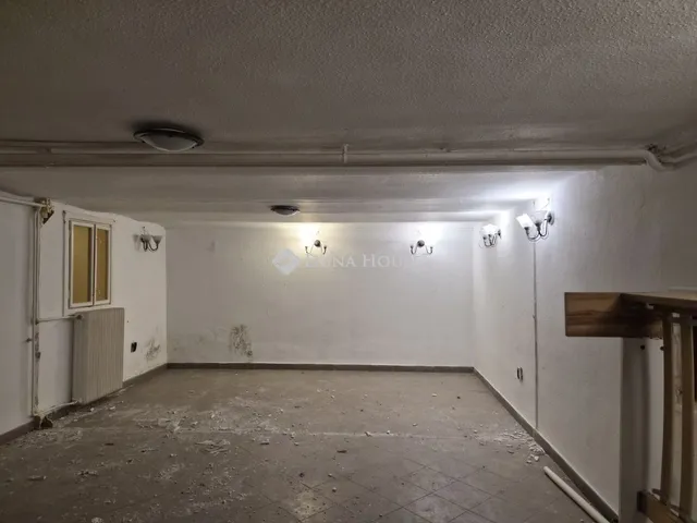 Eladó ház Budapest XIV. kerület 600 nm