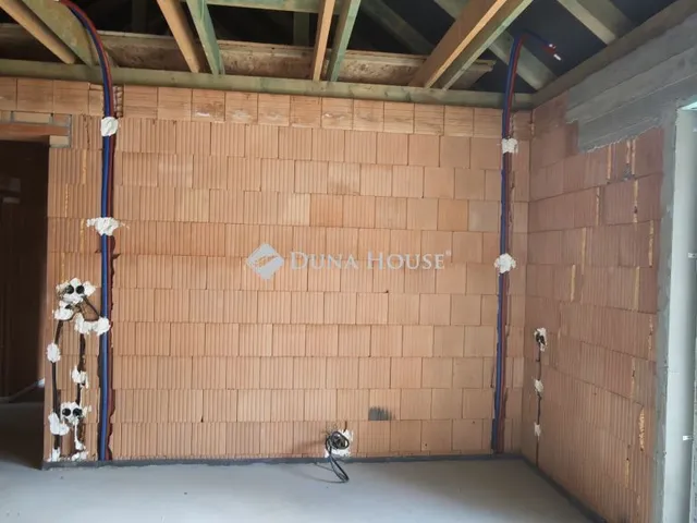 Eladó ház Csobánka, Pipacs utca 124 nm