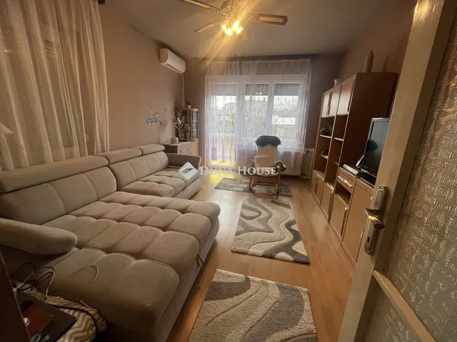 Eladó ház Budapest XV. kerület 157 nm