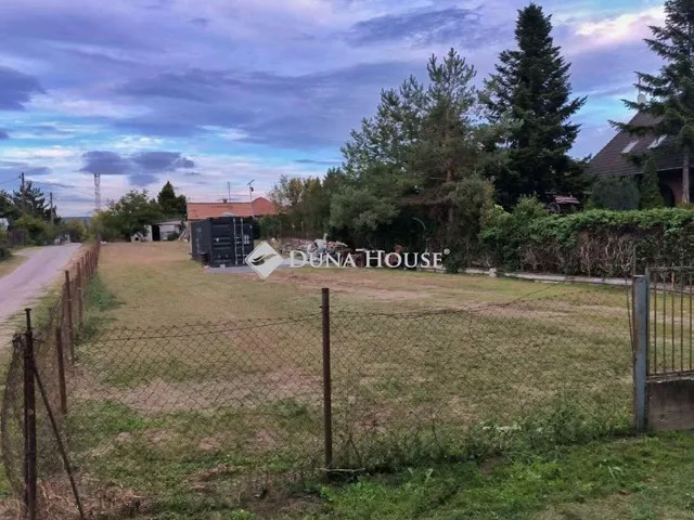 Eladó telek Fót 870 nm