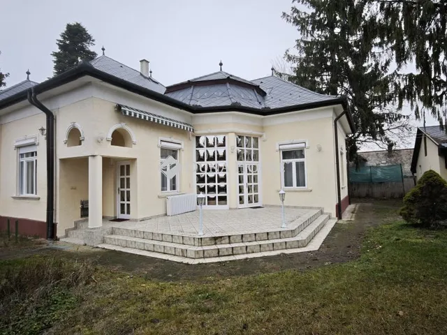 Eladó ház Dunakeszi 340 nm