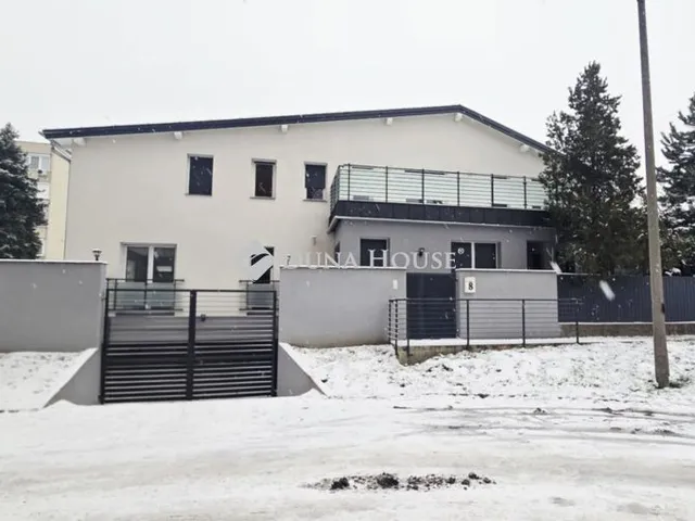 Eladó lakás Vác 103 nm