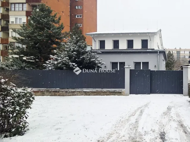 Eladó ház Vác 383 nm