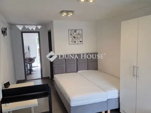 Eladó lakás Dunakeszi, Madách Imre utca 30 nm