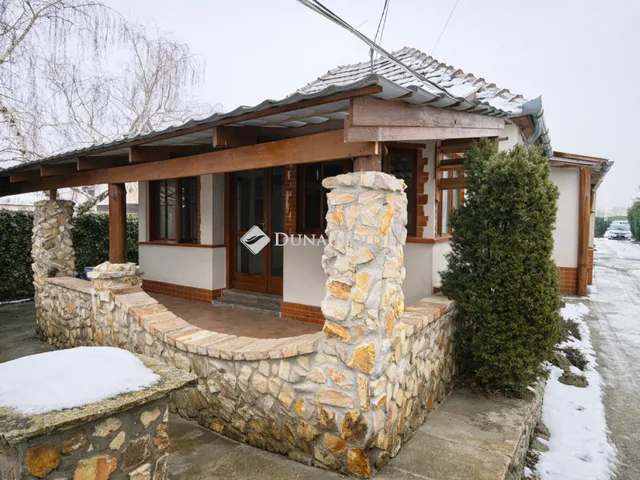 Eladó ház Csomád 253 nm