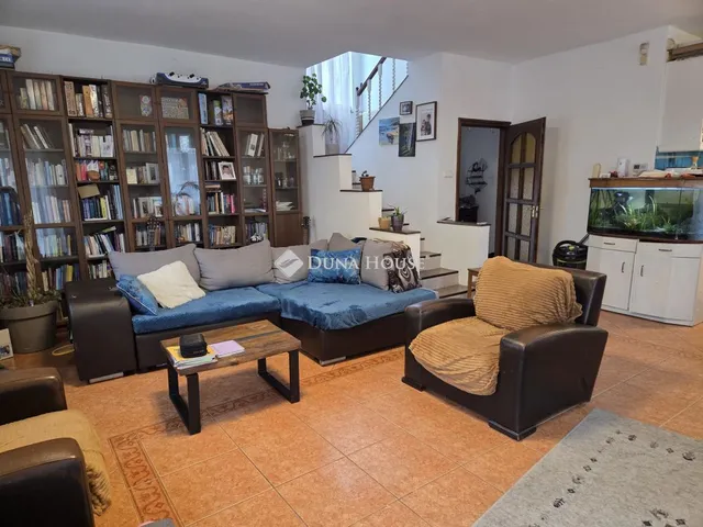 Eladó ház Fót 260 nm