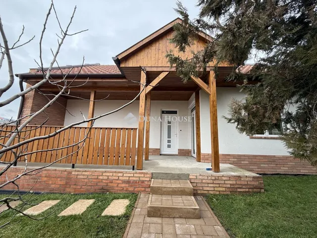 Eladó ház Pomáz 121 nm