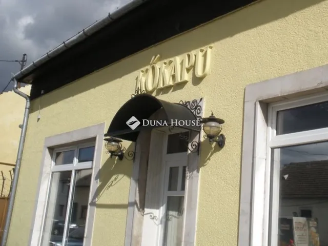 Eladó ház Vác, Dózsa György út 395 nm