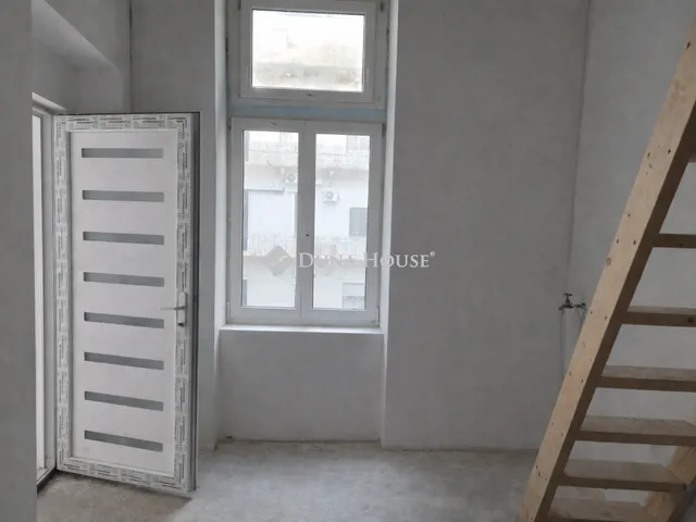 Eladó lakás Budapest VI. kerület 17 nm