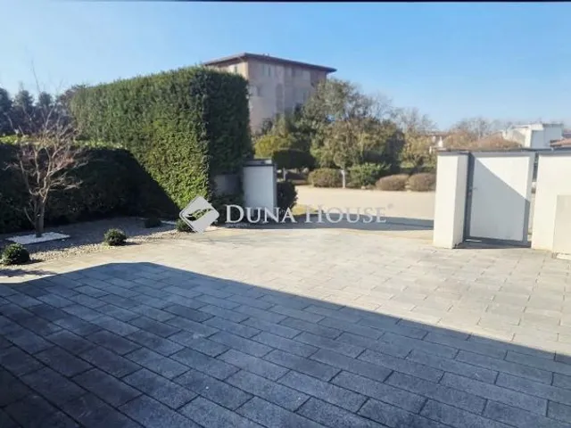 Eladó ház Fót, Garabonciás utca 149 nm