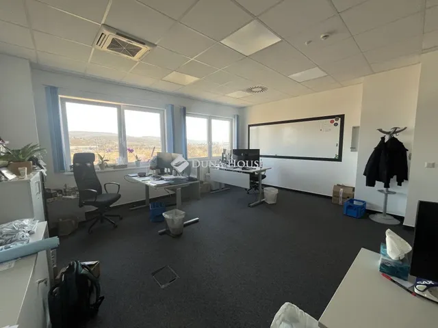 Eladó kereskedelmi és ipari ingatlan Budakeszi 3830 nm