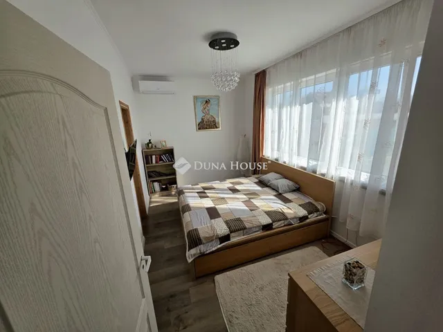 Eladó ház Nagytarcsa 325 nm