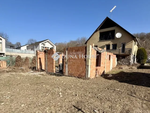 Eladó telek Szentendre 683 nm