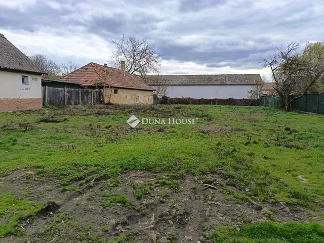 Eladó telek Albertirsa 749 nm