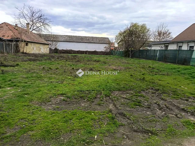 Eladó telek Albertirsa 749 nm