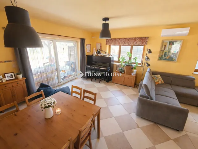 Eladó ház Göd, Jégmadár utca 200 nm