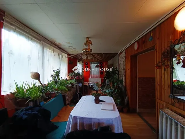 Eladó ház Csörög 185 nm