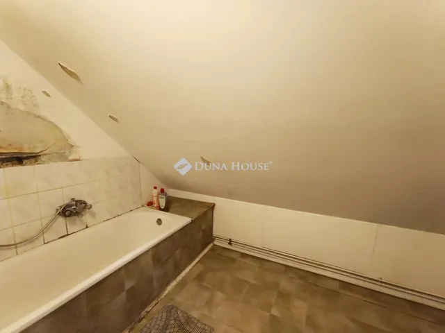 Eladó ház Csörög, Tölgyfa utca 185 nm