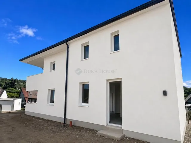 Eladó ház Vác 90 nm