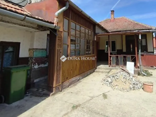Eladó ház Domony 82 nm