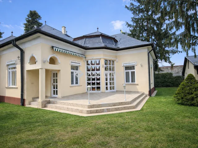 Eladó ház Dunakeszi, Batthyány Elemér utca 320 nm