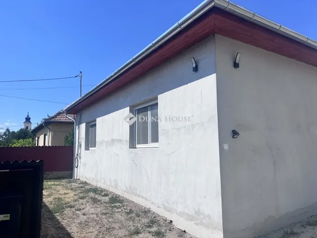 Eladó ház Sződ, Dózsa Gyögy út 210 nm