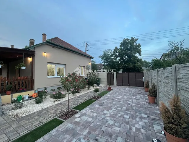 Eladó ház Budapest XX. kerület, Akácfa utca 130 nm