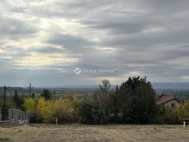 Eladó telek Fót 1415 nm