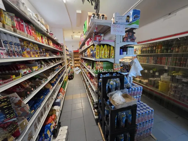 Eladó kereskedelmi és ipari ingatlan Kunhegyes 184 nm