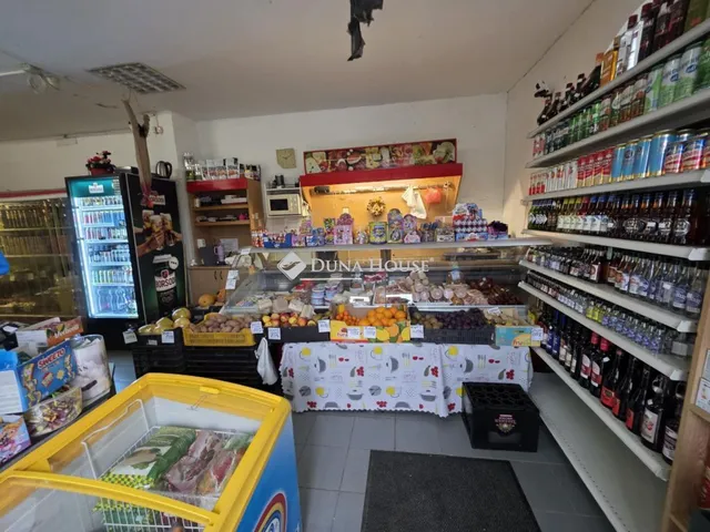 Eladó kereskedelmi és ipari ingatlan Kunhegyes 184 nm