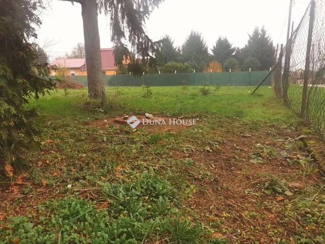 Eladó telek Hernádkak, Hernád utca 724 nm