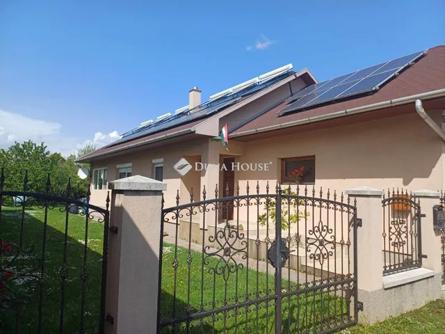 Eladó ház Szirmabesenyő 120 nm