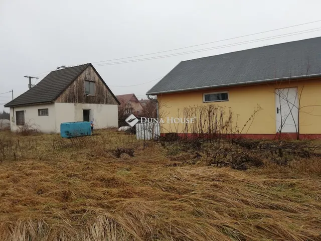 Eladó kereskedelmi és ipari ingatlan Hejőkeresztúr, Arany János utca 205 nm