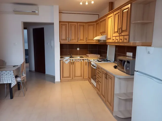 Eladó lakás Tiszaújváros, Bélahalma út 32 nm