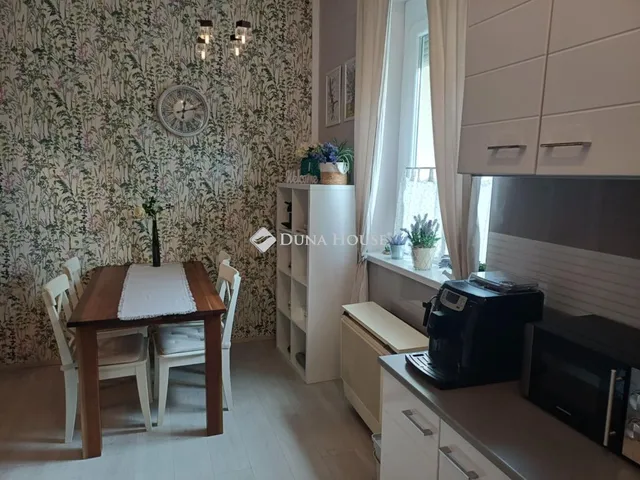 Eladó lakás Győr 73 nm