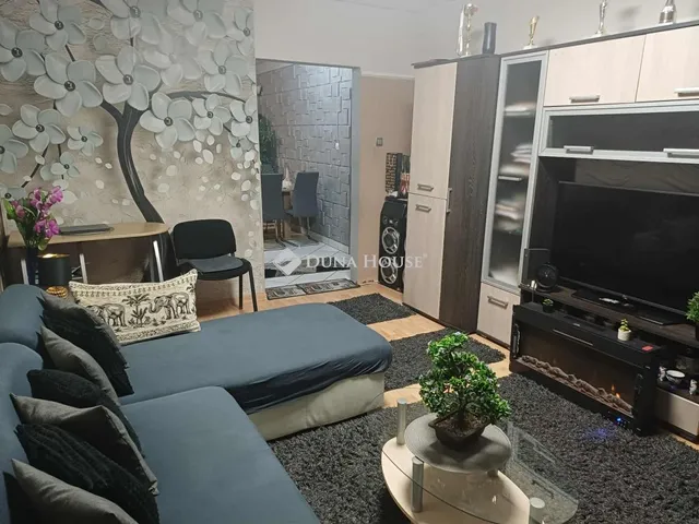 Eladó lakás Miskolc, Középszer utca 61 nm