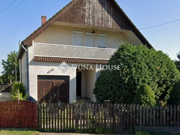 Eladó ház Tiszakarád 205 nm