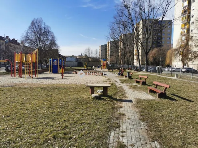 Eladó lakás Miskolc, Tizeshonvéd utca 55 nm